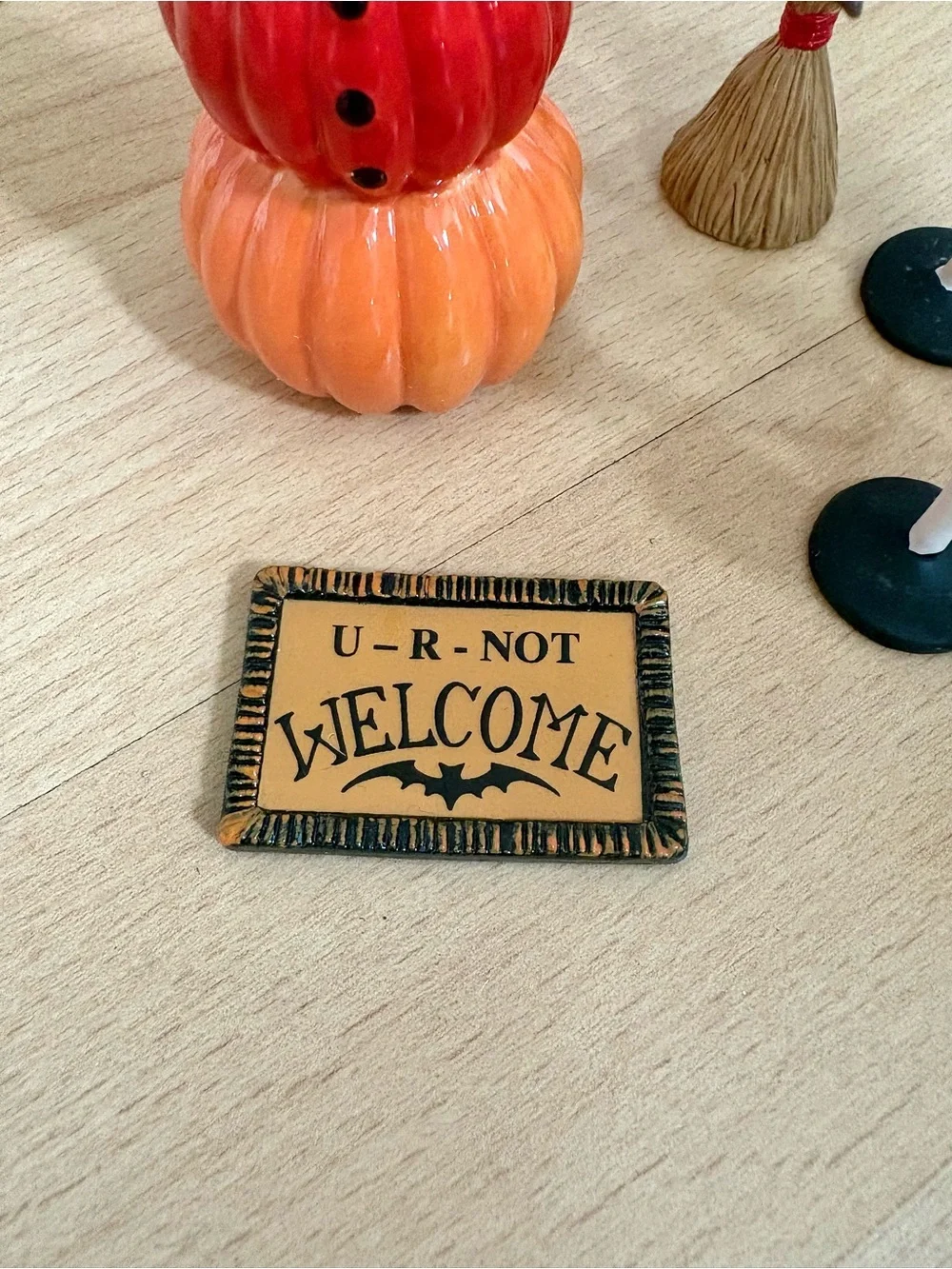 Department 56 Halloween Village Accessories Decorating Set Pumpkin Skulls Broom